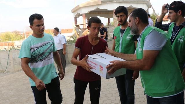 İHH, Kosova ve Makedonya'da kurban eti dağıttı