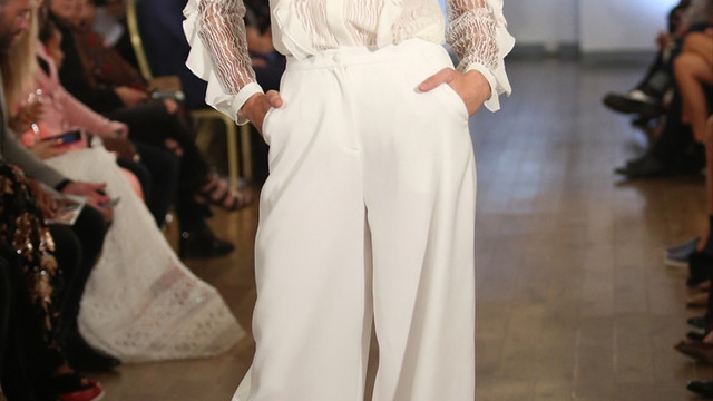 İngiliz Parlamentosu'nda Demokrasi Gelinliği