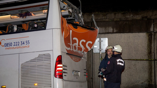 İstanbul Otogarı girişinde kaza: 1 ölü, 2 yaralı