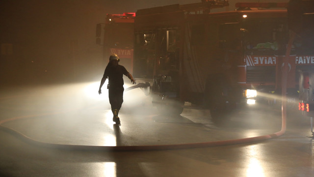 İstanbul'da iş yeri yangını