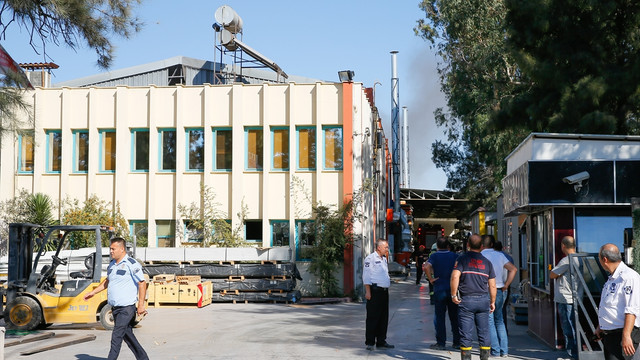 İzmir'de fabrika yangını