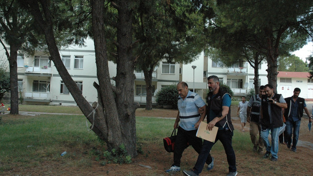 İzmir'de FETÖ/PDY soruşturması