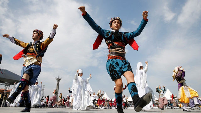 İzmirin kurtuluşunun 94. yıl dönümü kutlandı