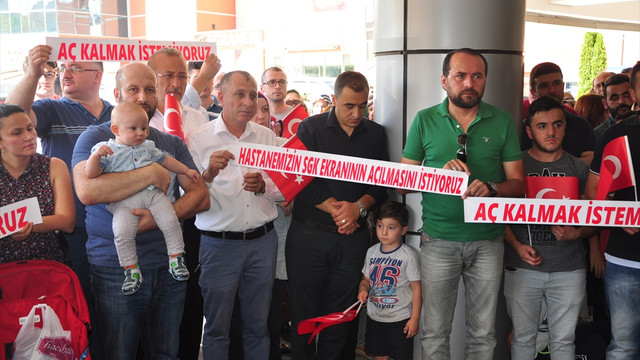 Kastamonu'da özel hastane çalışanlarından protesto