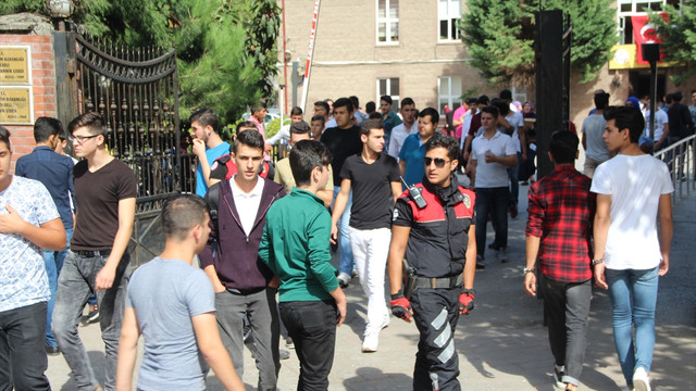 Kocaeli'de okul önlerinde uyuşturucu denetimi