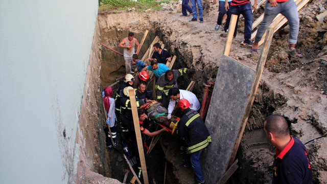 Kocaeli'de temel kazısında göçük: 2 yaralı