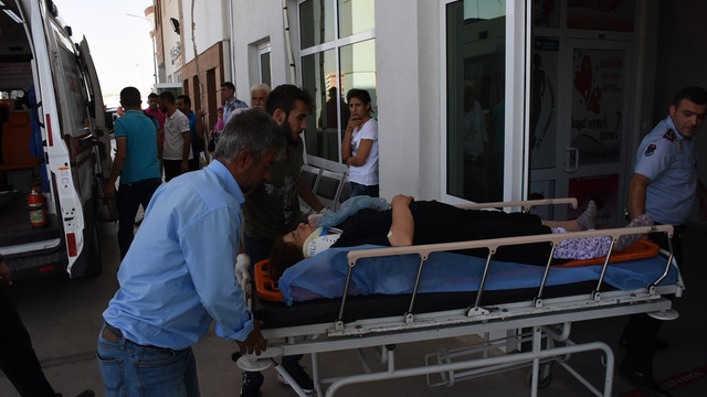 Mardin'de minibüsle otomobil çarpıştı: 9 yaralı