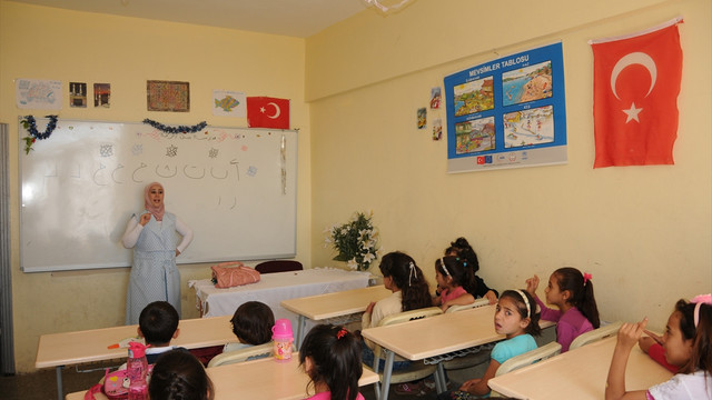 Mardin'deki sığınmacı öğrenciler de ders başı yaptı