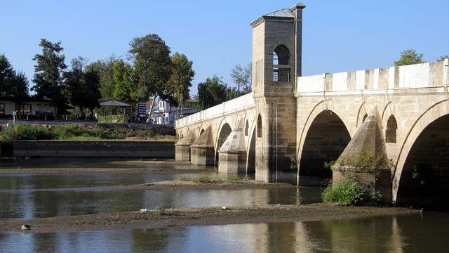 Meriç Nehri'nde kum adacıkları oluştu