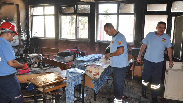 Mersin'de ilkokulda yangın