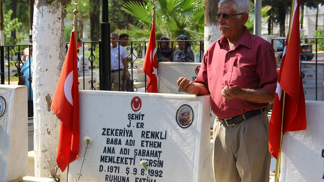 Mersin'de şehitlik ziyareti