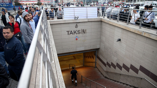 Metroda intihar girişimi