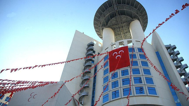 MHPde olağanüstü kurultay için oluşturulan çağrı heyetindeki 3 isim ihraç edildi