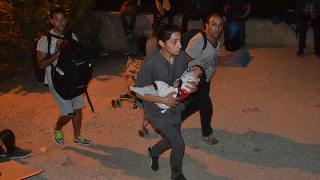 Midilli'de göçmen kampında yangın