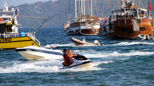 Muğla sahillerinde tatil hareketliliği sürüyor