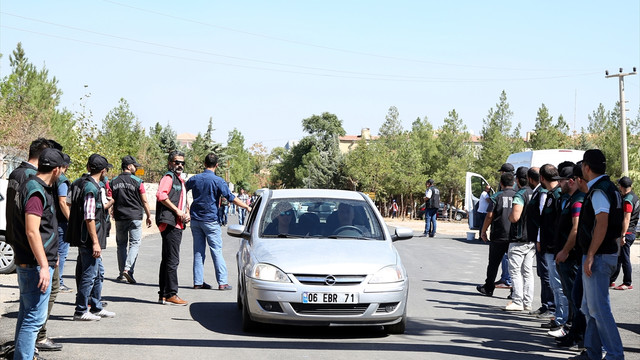 Narkotim ekiplerinden okul önlerinde denetim