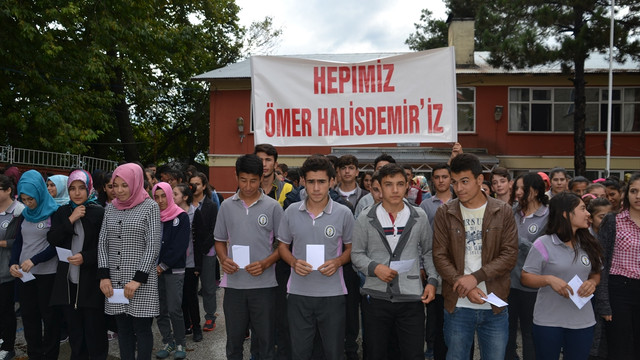 Öğrencilerden Halisdemir'in babasına mektup