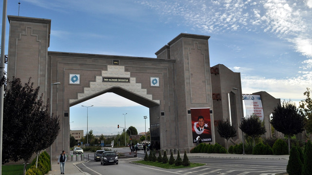 Ömer Halisdemir Üniversitesi yeni eğitim yılına başladı