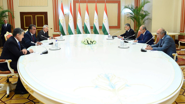 Özbekistan Dışişleri Bakanı Kamilov Tacikistan'da