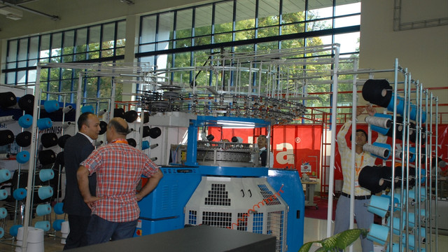 Özbekistanda tekstil ve sanayi fuarları başladı