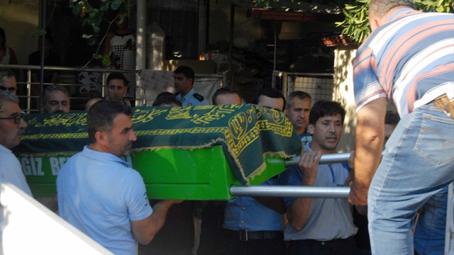 Polis memuru evinde ölü bulundu