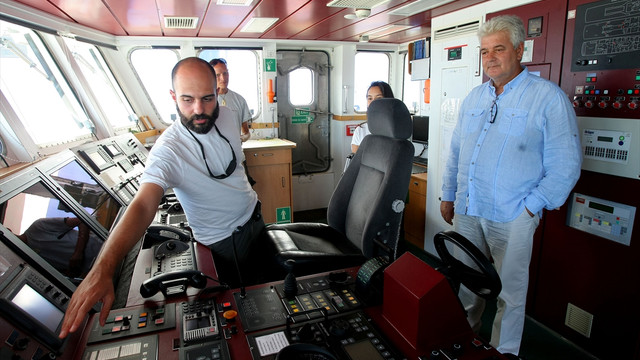 Rainbow Warrior gemisi Çeşme'de