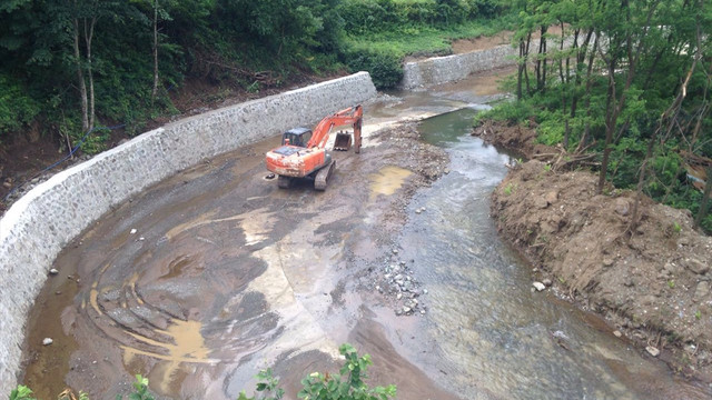 Rize'de taşkın riskinin azaltılması çalışmaları