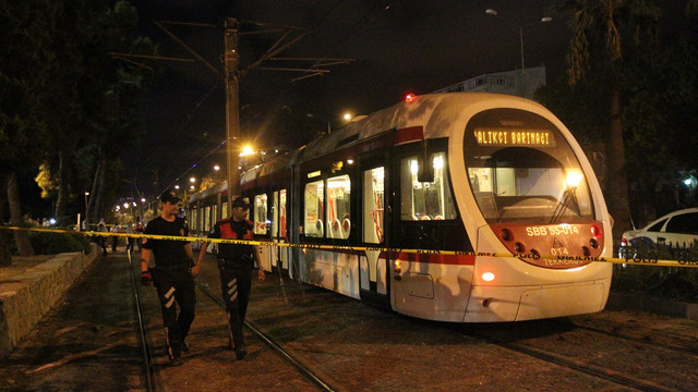 Samsun'da tramvayın altında sürüklenen kişi öldü
