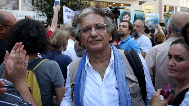 Tarık Akan son yolculuğuna uğurlanıyor