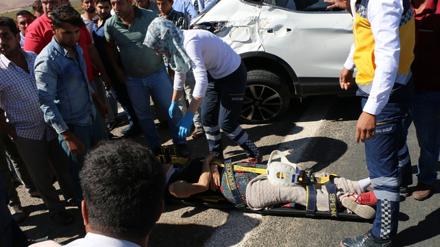 Şanlıurfada meydana gelen trafik kazasında 6 kişi yaralandı