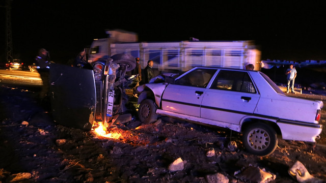 Şanlıurfada meydana gelen zincirleme trafik kazasında kişi 12 yaralandı