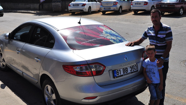 Şehitlikte hüzünlü bayram