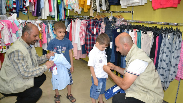 Siirt'te terör mağduru ve yetim çocuklara yardım