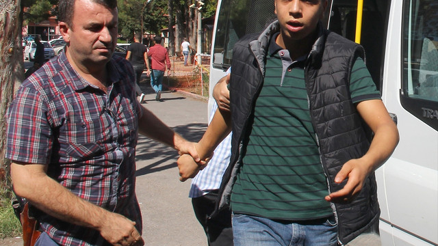 Soyguncuları yakalamak için simitçi ve şalgamcı oldular