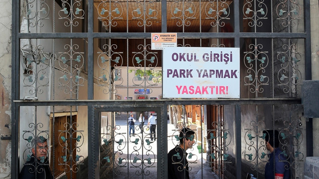 Suntaların altında kalan 5 öğrenci yaralandı