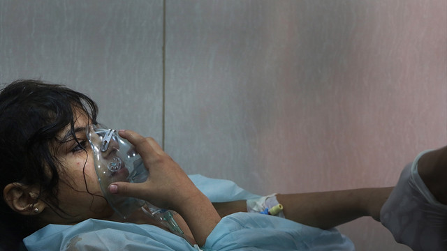 Suriyede Esed rejimi Halepe klor gazı içerikli varil bombasıyla saldırdı