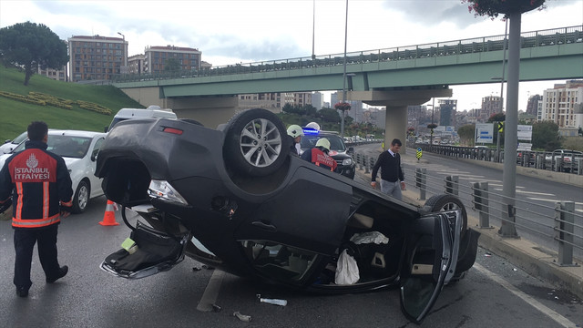 Takla atan otomobilin sürücüsü yaralandı