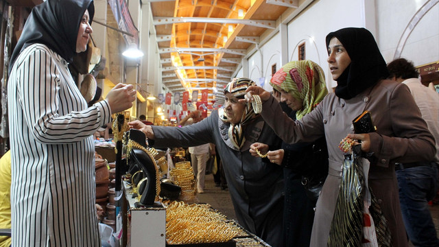 Tarihi çarşıda bayram heyecanı