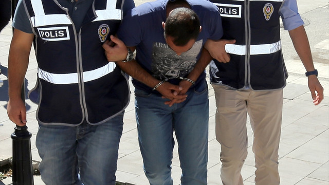 Telefonla doktorun 550 bin lirasını dolandırdılar