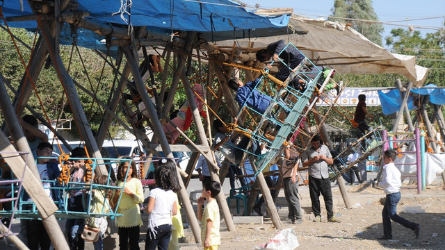 Terör mağduru çocukların Cıncilik keyfi