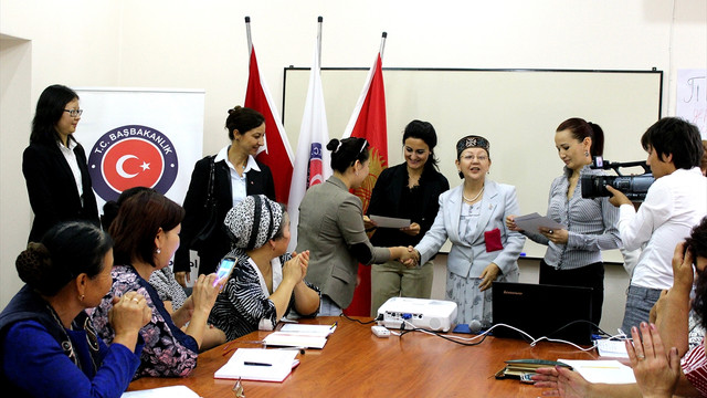 TİKA'dan Kırgız kadınlara mesleki eğitim