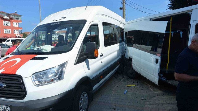 Tır park halindeki 10 araca çarptı: 9 yaralı