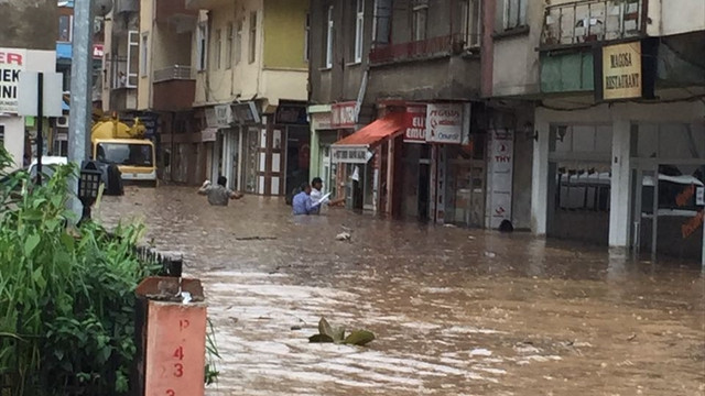 GÜNCELLEME  - Trabzon'da sağanak