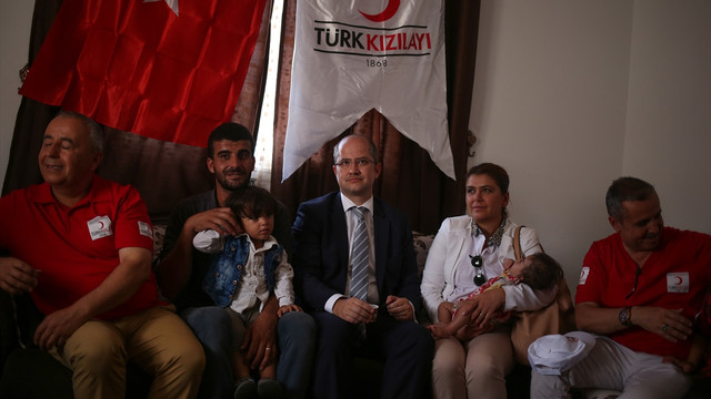 Türk Kızılayı Gazze'de kurban eti dağıttı