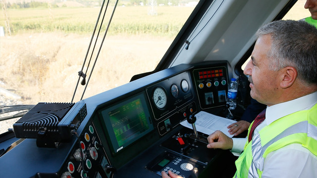 Ulaştırma, Denizcilik ve Haberleşme Bakanı Arslan İzmir'de