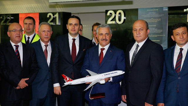 Ulaştırma, Denizcilik ve Haberleşme Bakanı Arslan İzmir'de