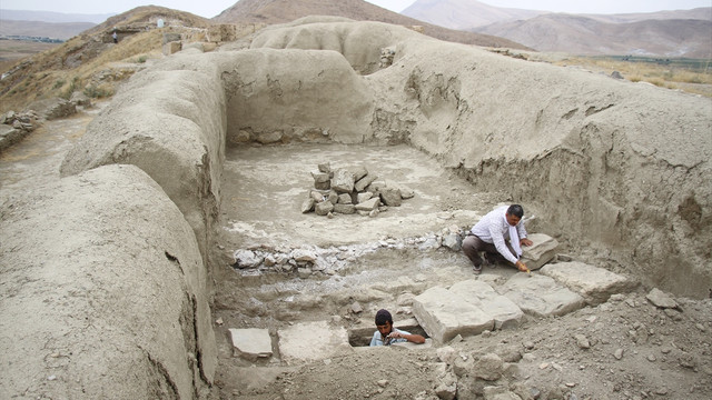 Urartular'a ait kanalizasyon sistemi gün yüzüne çıkarıldı