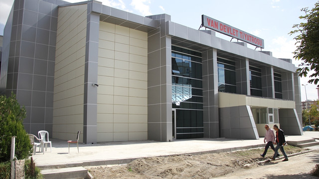 Van Devlet Tiyatrosu perdelerini açıyor