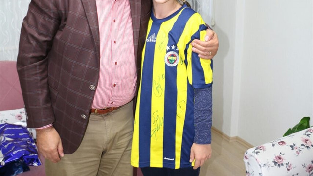 Yalova Belediye Başkanı Salman'dan şehit kızına forma