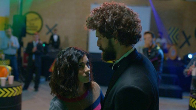 Seviyor Sevmiyor 14. bölümde Tuna Denizle sevgili olduğunu açıklıyor! Peki bundan sonra ne olacak?